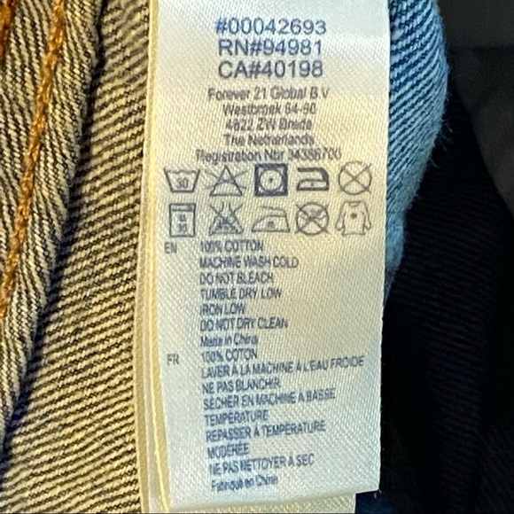 Forever 21 I Love H81 Cuffed Distressed Denim Jeans Shorts Size 26 NWT - Picture 13 of 14